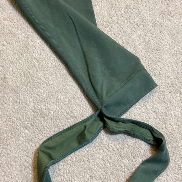 Free People Capri size S - Picture 2 of 4